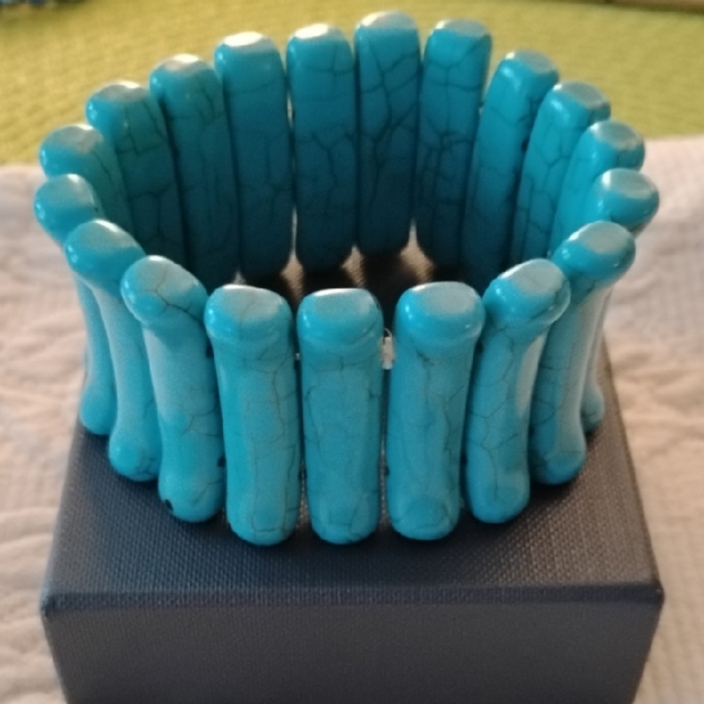 Howlite Stretch Bracelet